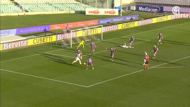 Vidal's first Inter goal 